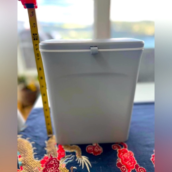 🆕 Hanging Garbage Can (Vehicle) - Picture 1 of 6